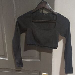 Black Long Sleeve Crop Top